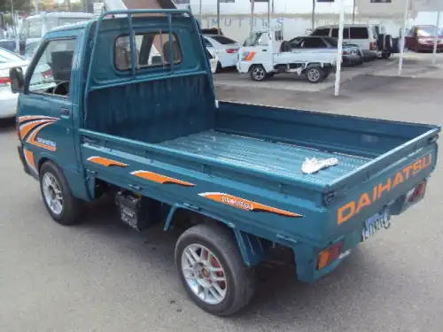 1997 Daihatsu Delta Cama Corta