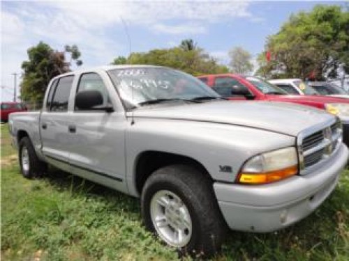 2000 DAKOTA 4 PTAS DOBLE CABINA