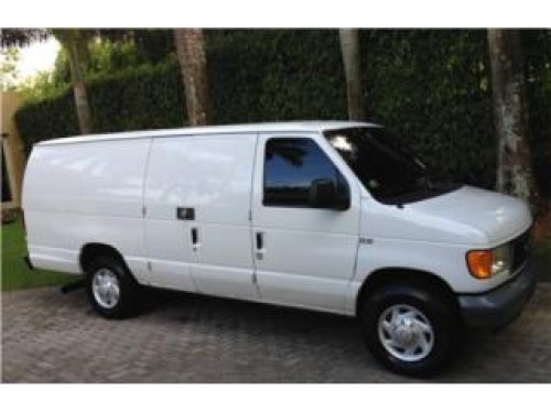 2003 Ford E350 7.3L Diesel Caja Larga