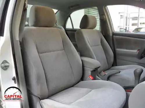 2005 Toyota Corolla LE