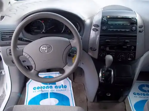 2009 Toyota Sienna LE