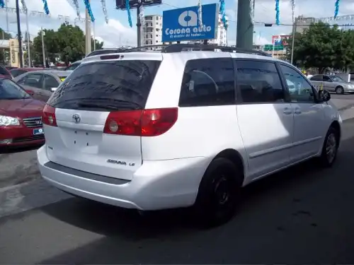 2009 Toyota Sienna LE