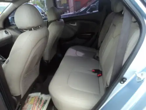 2010 Hyundai Tucson full