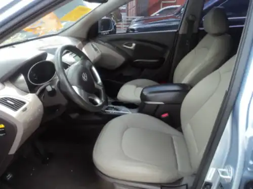 2010 Hyundai Tucson full