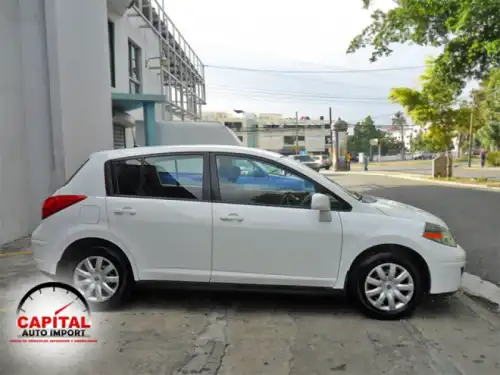 2010 Nissan Versa Hatchback