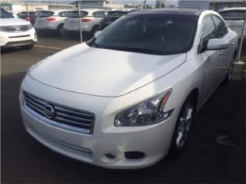 2012 NISSAN MAXIMA CON SOLO 5128 MILLAS