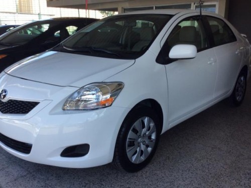 2012 TOYOTA YARIS SEDAN $12995 PRECIO REAL