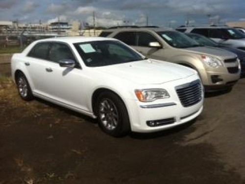 2013 chrysler 300 $29,995