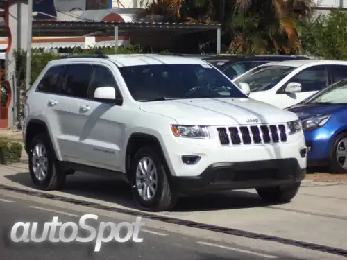 2014 Jeep Grand CherokeeLaredo