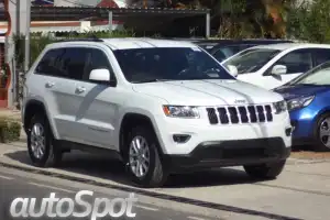 2014 Jeep Grand CherokeeLaredo
