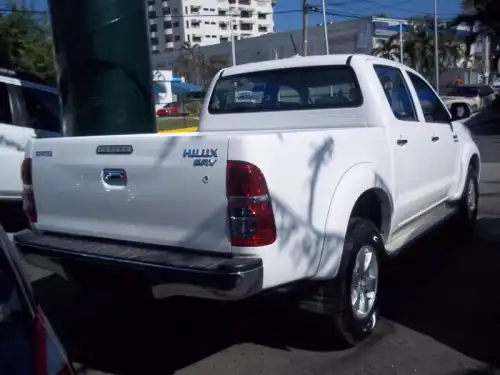 2015 Toyota Hilux LIMITED