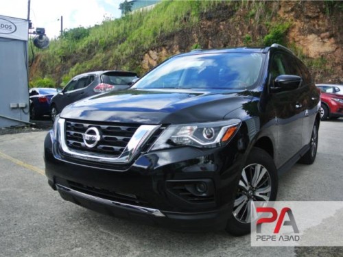 2017 Nissan Pathfinder Negra