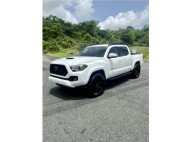 2017 TOYOTA TACOMA COMO NUEVA