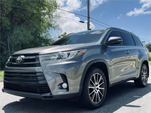 2018 Toyota Highlander SE FWD 4D Sport Utilit