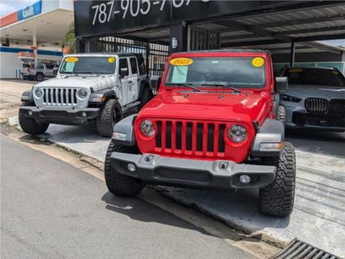 2023 Jeep Wrangler 4x4 con Aros