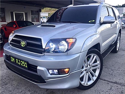 4 RUNNER 8 CIL Y ES 4X4 LINDA LLAMANOS