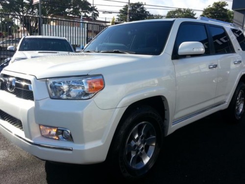 4 RUNNER BLANCO PERLA SR5 TRES FILAS