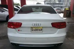 Audi S82013