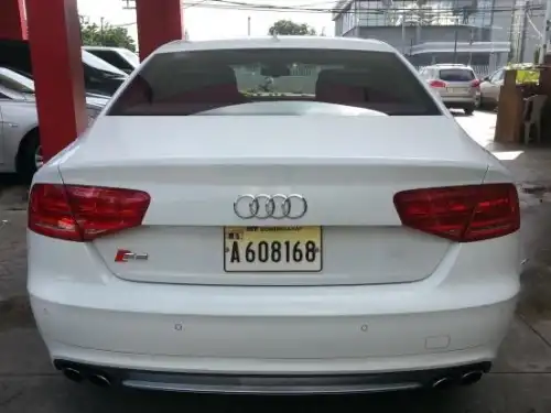 Audi S82013