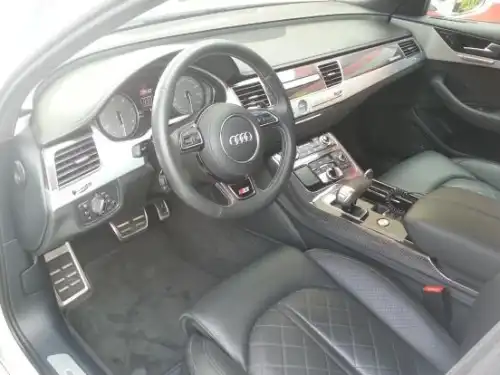 Audi S82013