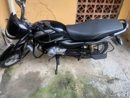 BAJAJ PLATINA 2022 NEGRO