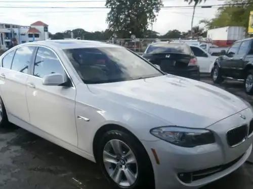 BMW Serie 5 528i 2011