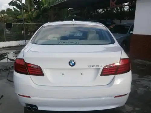 BMW Serie 5 528i 2011