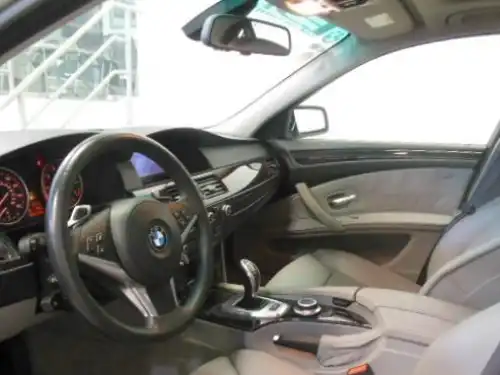 BMW Serie 5 550i 2008