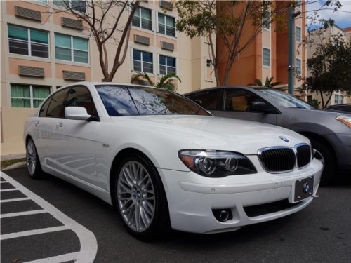 BMW 750i BLANCOWHITE