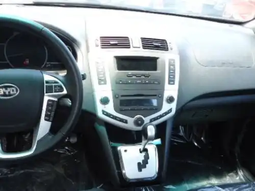 BYD S6  2014