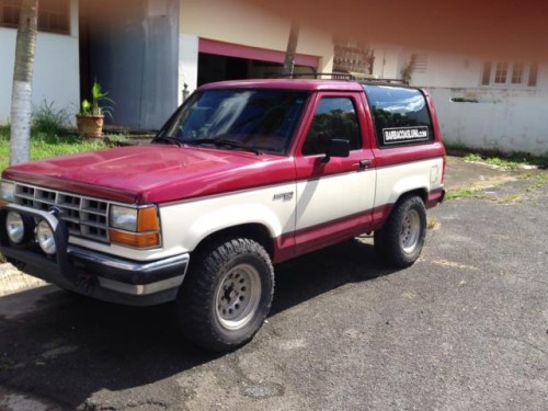 Bronco II std 6cyl 4x2 restaurada