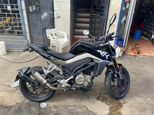 CF MOTO 300NK 2021