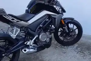 CFMoto modelo NK 300 2022 