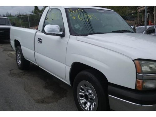 CHEVROLET SILVERADO C1500 2005 BLANCO