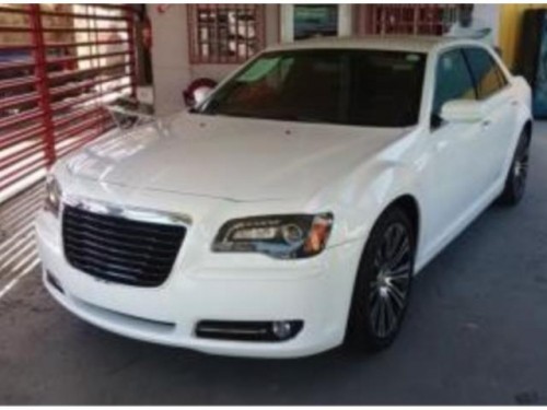 CHRYSLER 300 S DEL 2014 CON ASIENTOS EN PIEL