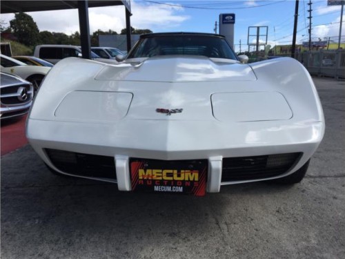 CORVETTE 1979 BLANCA Y ROJA COMPRADA EN MECUM