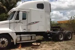 Cabezote freightliner 2002 Camion con ruta cement