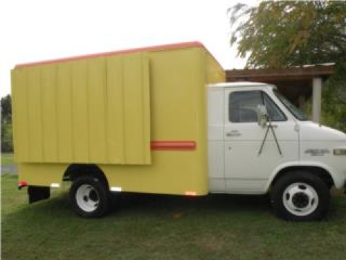 Camion cafeteria chevrolet C30 de 1984′