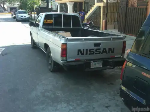 Camioneta Nissan Frontier D21 Diesel 195mil Neg