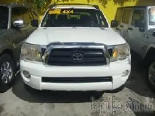 Camioneta Toyota Tacoma  2005  