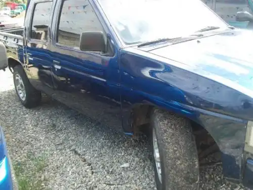Camioneta nissan 2000 