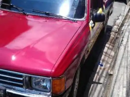 Camioneta toyota 1987 cap 14 cama larga 