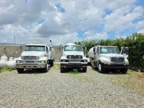 Camión Cisterna de Gasoil Sterling modelo Acterra año 