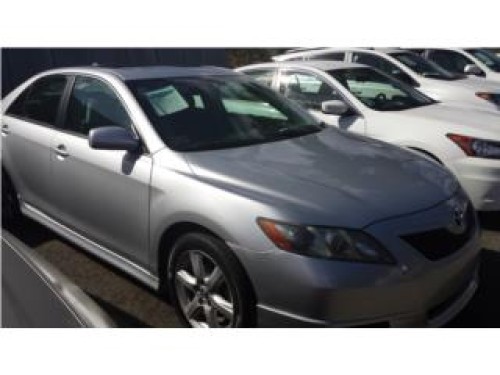 Camry modelo Sport bien nuevo