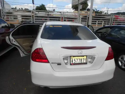 Carro Honda Accord Color Blanco 2006