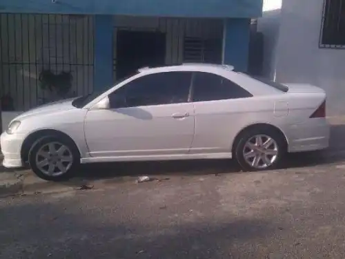 Carro honda civic blanco 2002
