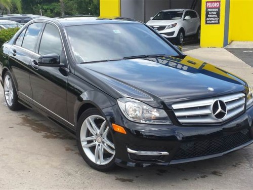 Cede cuenta Mercedes-Benz C250 2013