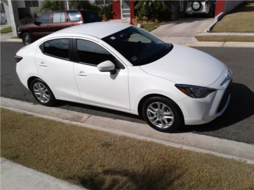 Cedo cuenta. Toyota Yaris 2016