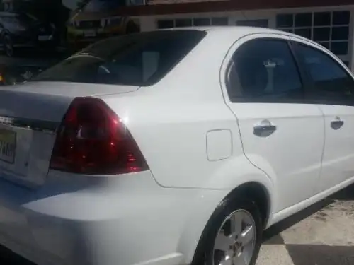 Chevrolet Aveo LT 2012