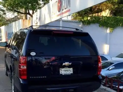 Chevrolet Suburban  2008